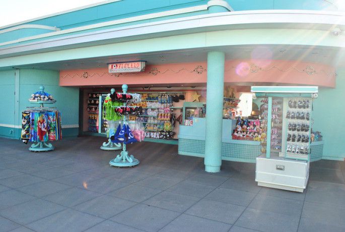 disney's hollywood studios shopping gift shop disney plush merchandise