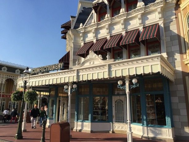 Walt Disney World Magic Kingdom Candy Cotton Candy shop