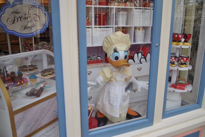 Walt Disney World Magic Kingdom Candy Cotton Candy shop