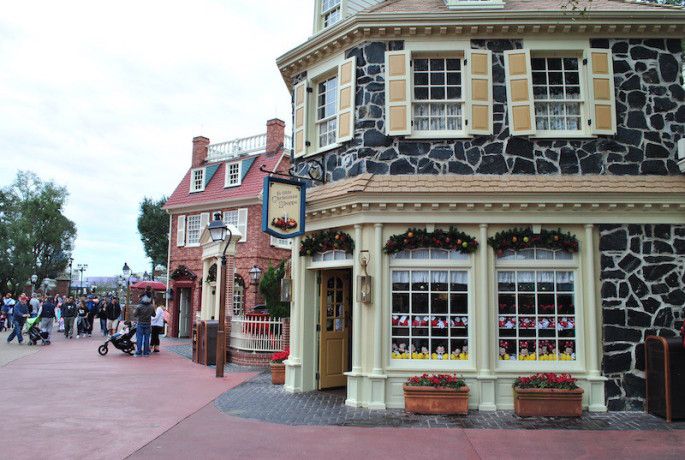 walt disney world magic kingdom shopping gift shops christmas merchandise liberty square