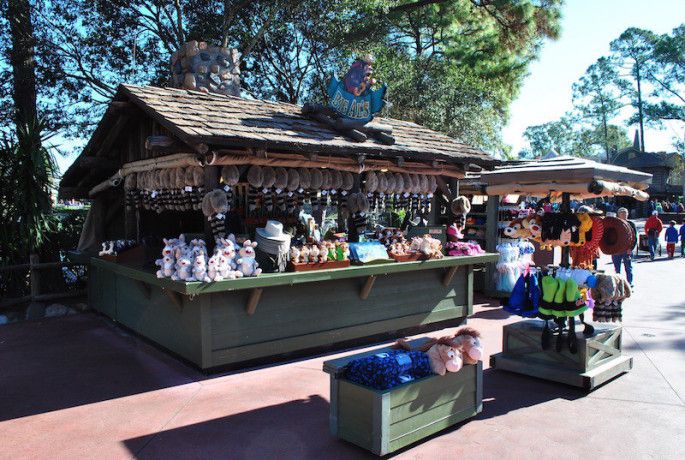 Walt Disney World Magic Kingdom Gift Shops Frontierland Merchandise Where can I find coon skin caps