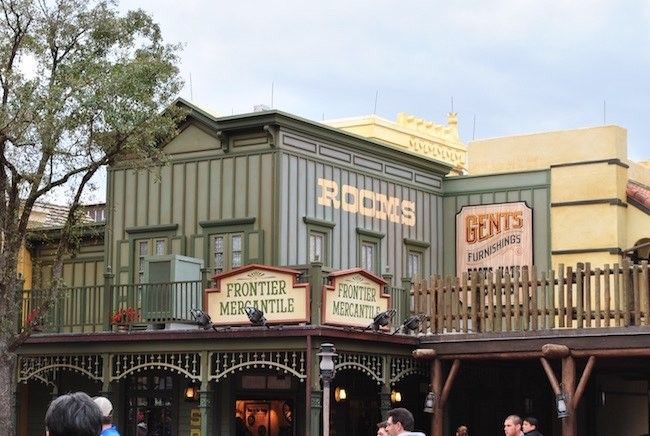 walt disney world magic kingdom shopping gift shops frontierland pin trading best shops