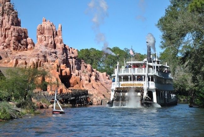 walt disney world magic kingdom liberty belle rivers of america boat