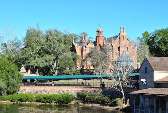 walt disney world magic kingdom liberty belle rivers of america boat