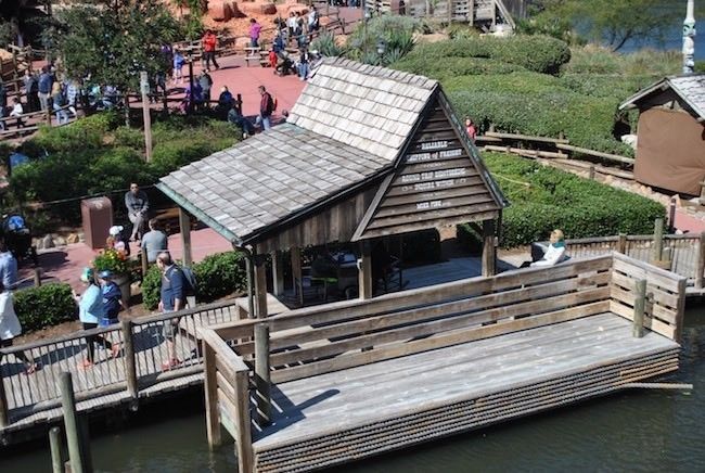 walt disney world magic kingdom liberty belle rivers of america boat