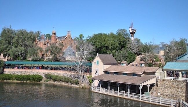 walt disney world magic kingdom liberty belle rivers of america boat