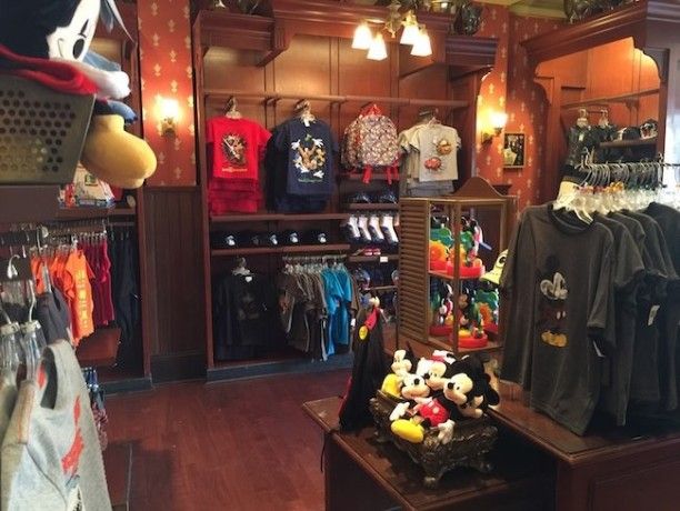 walt disney world where are the best gift shops in the magic kingdom disney shopping for merchandise