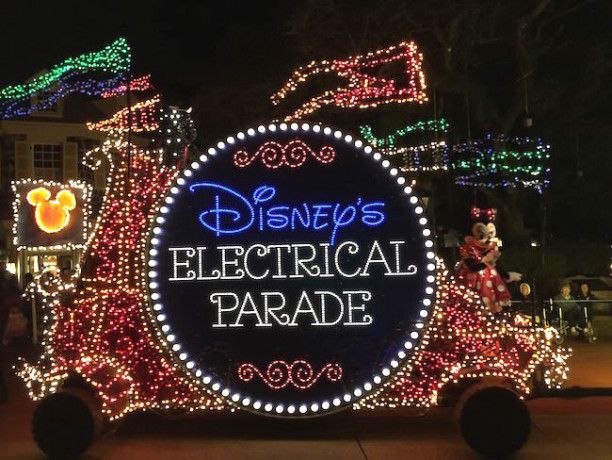 walt disney world magic kingdom nighttime parade light show