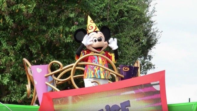 walt disney world magic kingdom best parades and fireworks