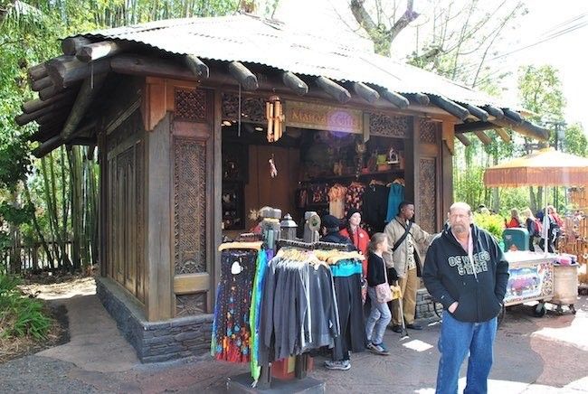 walt disney world disney's animal kingdom best shopping gift shops and merchandise at disney world