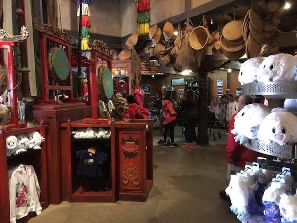 walt disney world disney's animal kingdom best shopping and gift shops merchandise in disney world