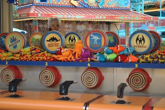 walt disney world disney's animal kingdom carnival games prizes and prices