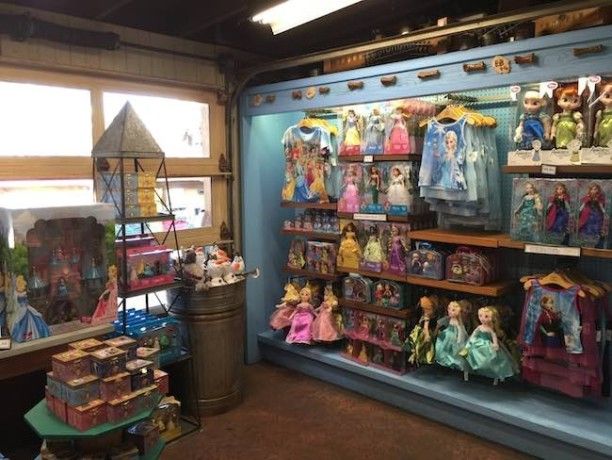 walt disney world disney's animal kingdom best shopping gift shops and disney merchandise in disney world