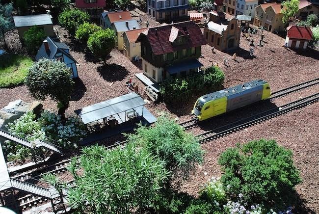 epcot train set