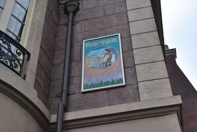 are there books on the details of disney parks