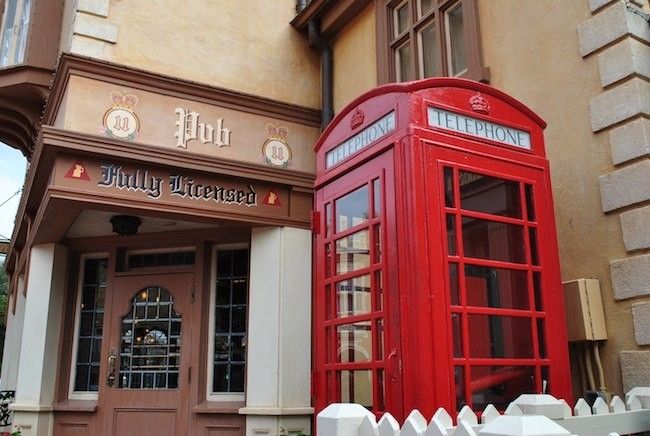 where is the irish pub in disney