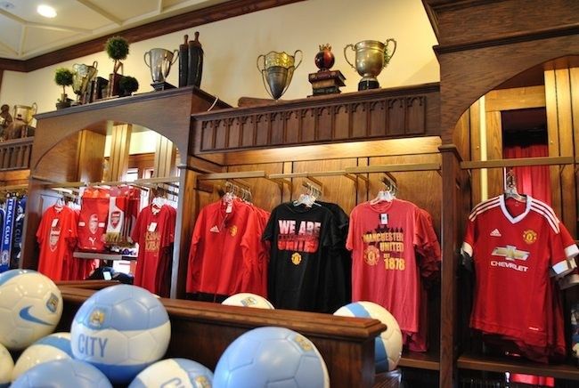 epcot shopping with country merchandise