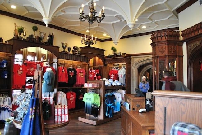 gift shops with disney merchandise