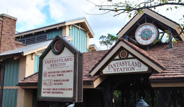 fantasyland-railroad-train-station-entrance-sign-walt-disney-world-railroad-carolwood-park-clock-magic-kingdom-disney-world-635x370.jpg