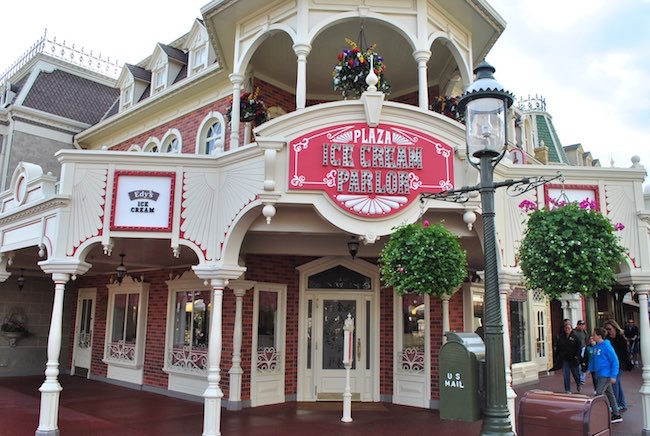 Main Street Plaza Ice Cream Parlor Large Print