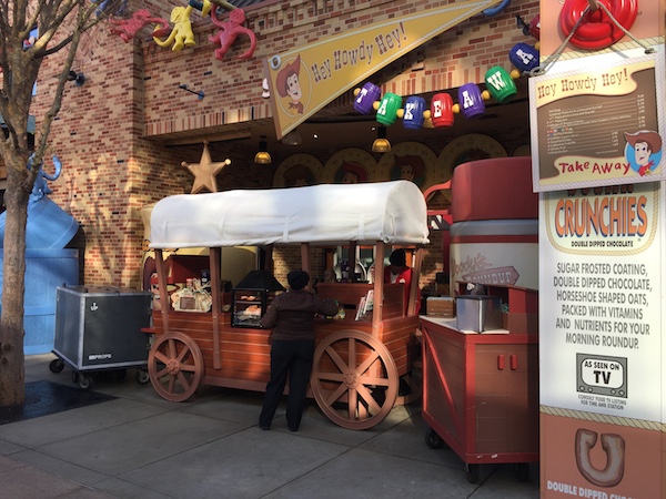 Hey Howdy Hey! Take Away menu kiosk Pixar Place hollywood studios disney world