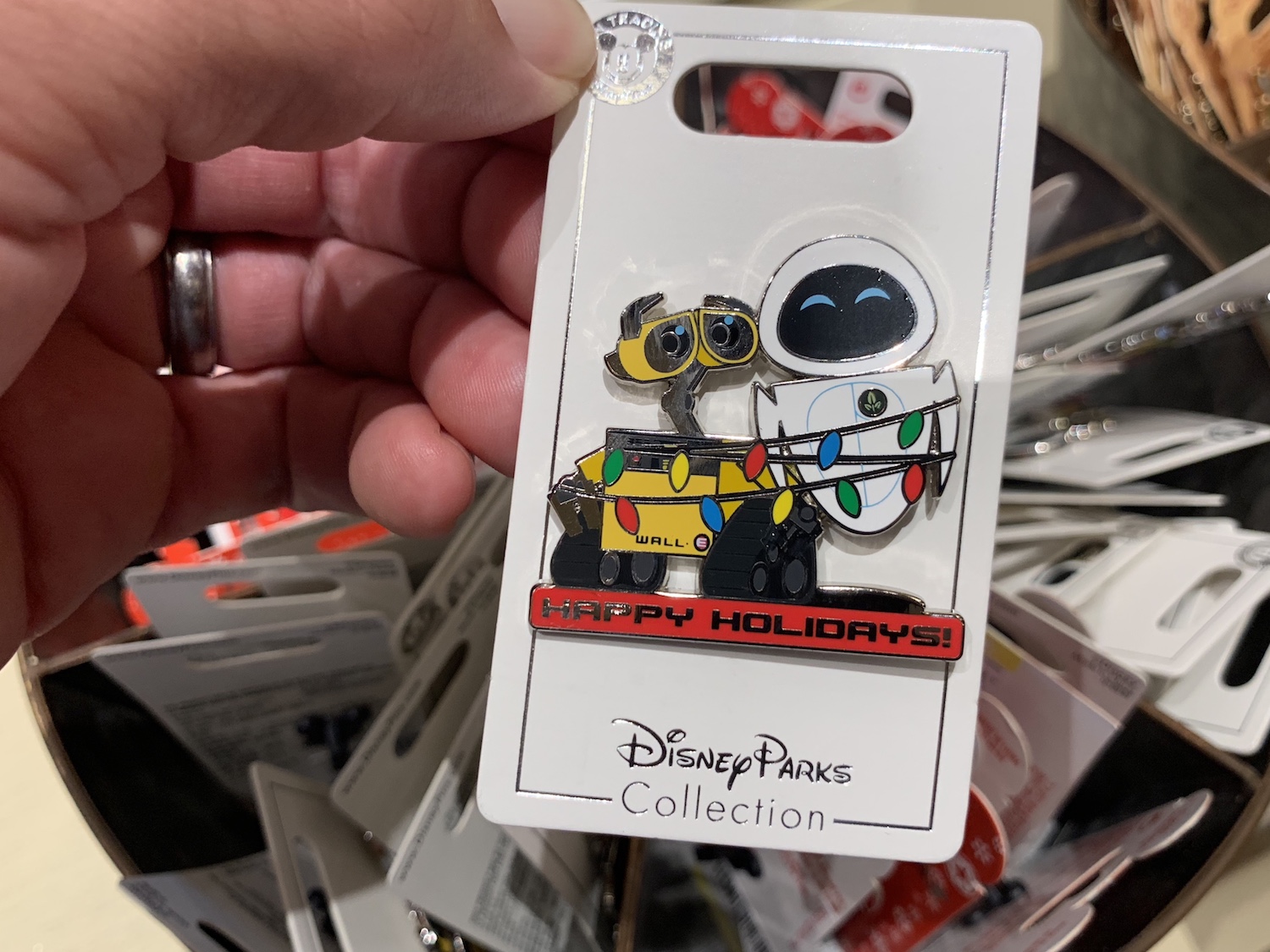 2018 disney christmas pins checklist