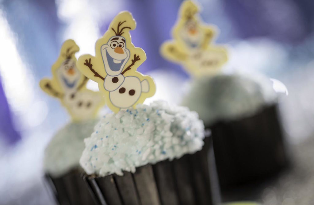 olaf cupcake at disney's hollywood studios