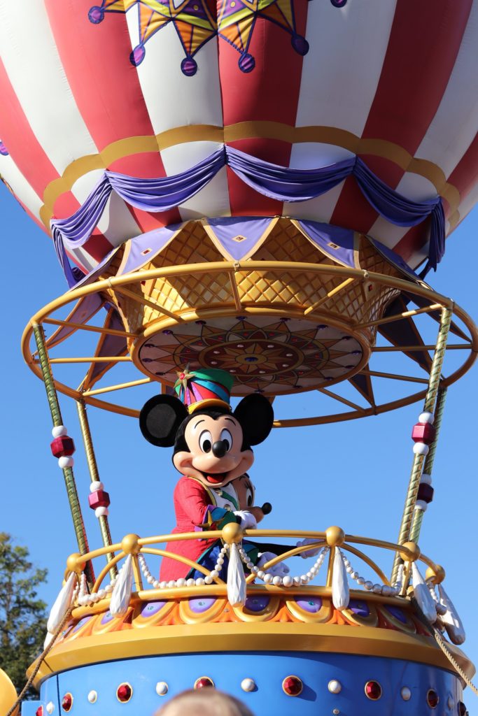 mickey mouse disney parade float